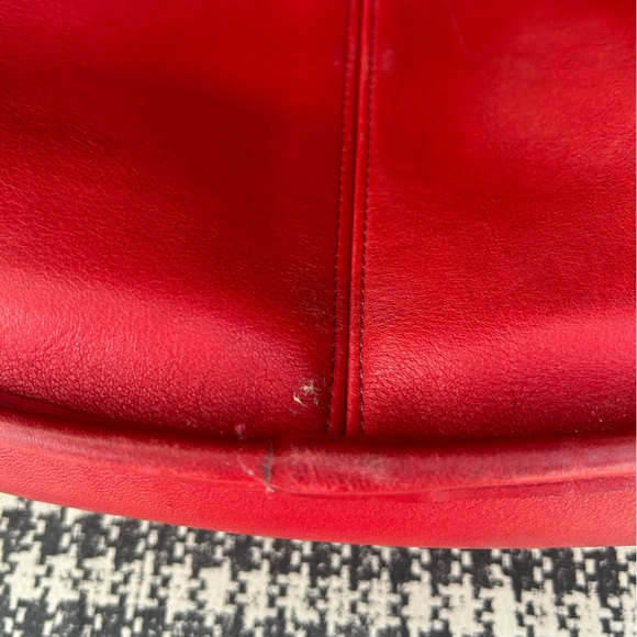 Vintage Coach Ergo Hobo in Cherry Red, Authentic Leather - Picture 6 of 11